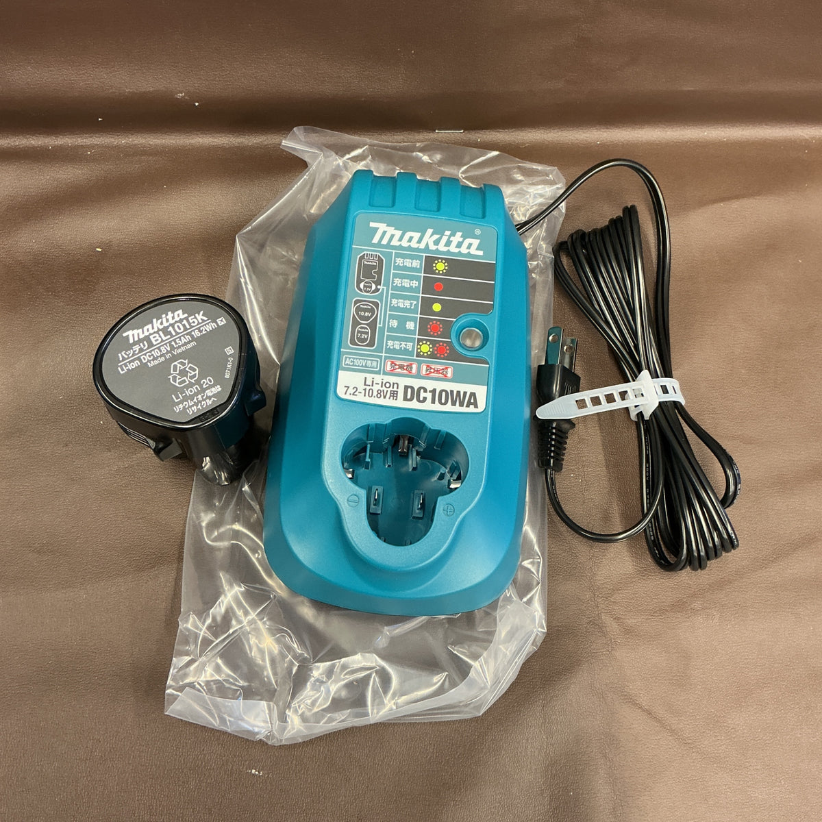 【箱無し未使用品・セット販売！】makita(マキタ) 7.2V/10.8V 充電器 DC10WA ・10.8v バッテリ BL1015K 【越谷店】