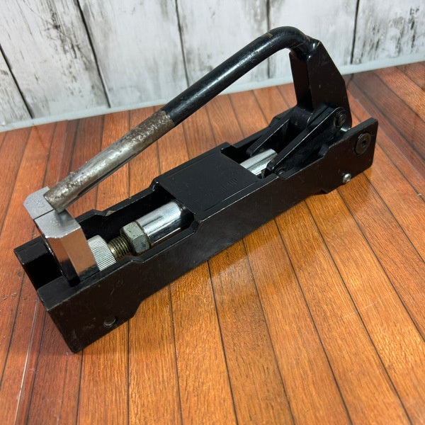 フレキ管用ツバ出し工具 MR-100 【野田愛宕店】