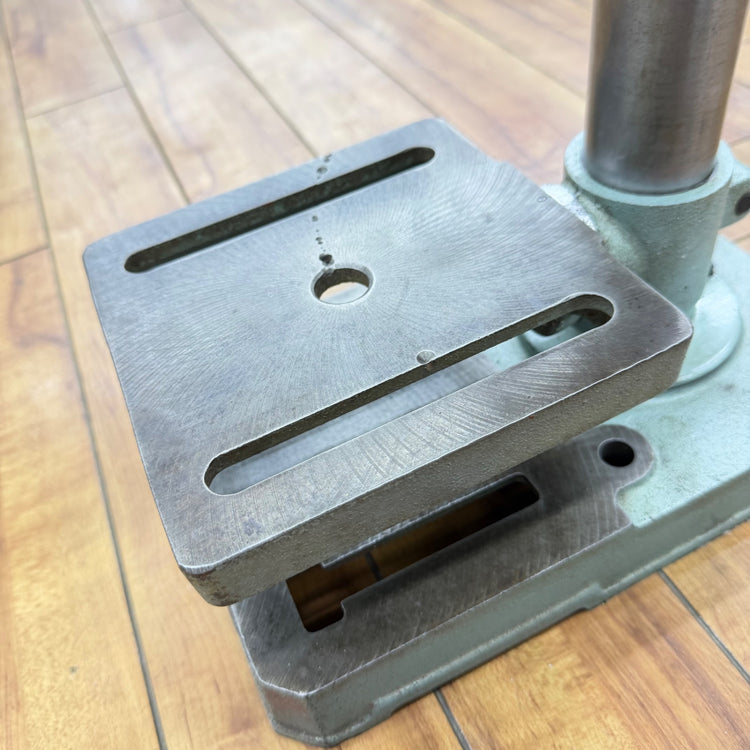 動作良好 100V 卓上ボール盤 5段変速 TB130 チャック回し付属【リライズ蓮田店】