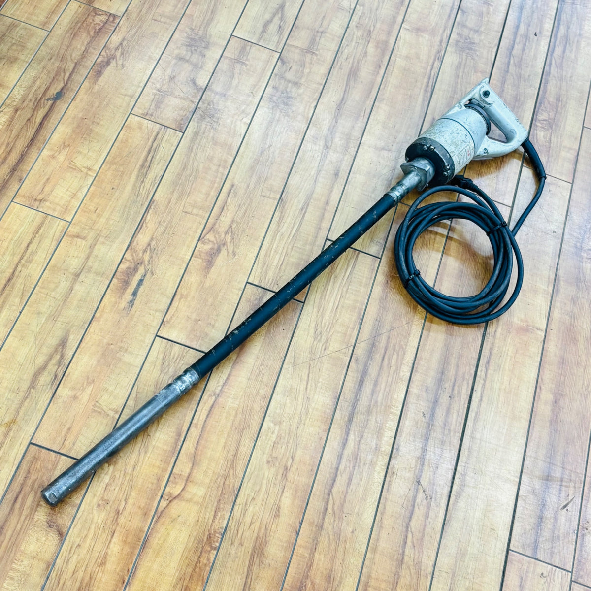コンクリートバイブレーター VR2806A 【リライズ蓮田店】