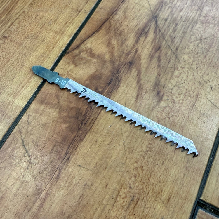 極美品 10.8V 充電式ジグソー JV100DZ Bタイプ 定規 makitaブレード付属【リライズ蓮田店】