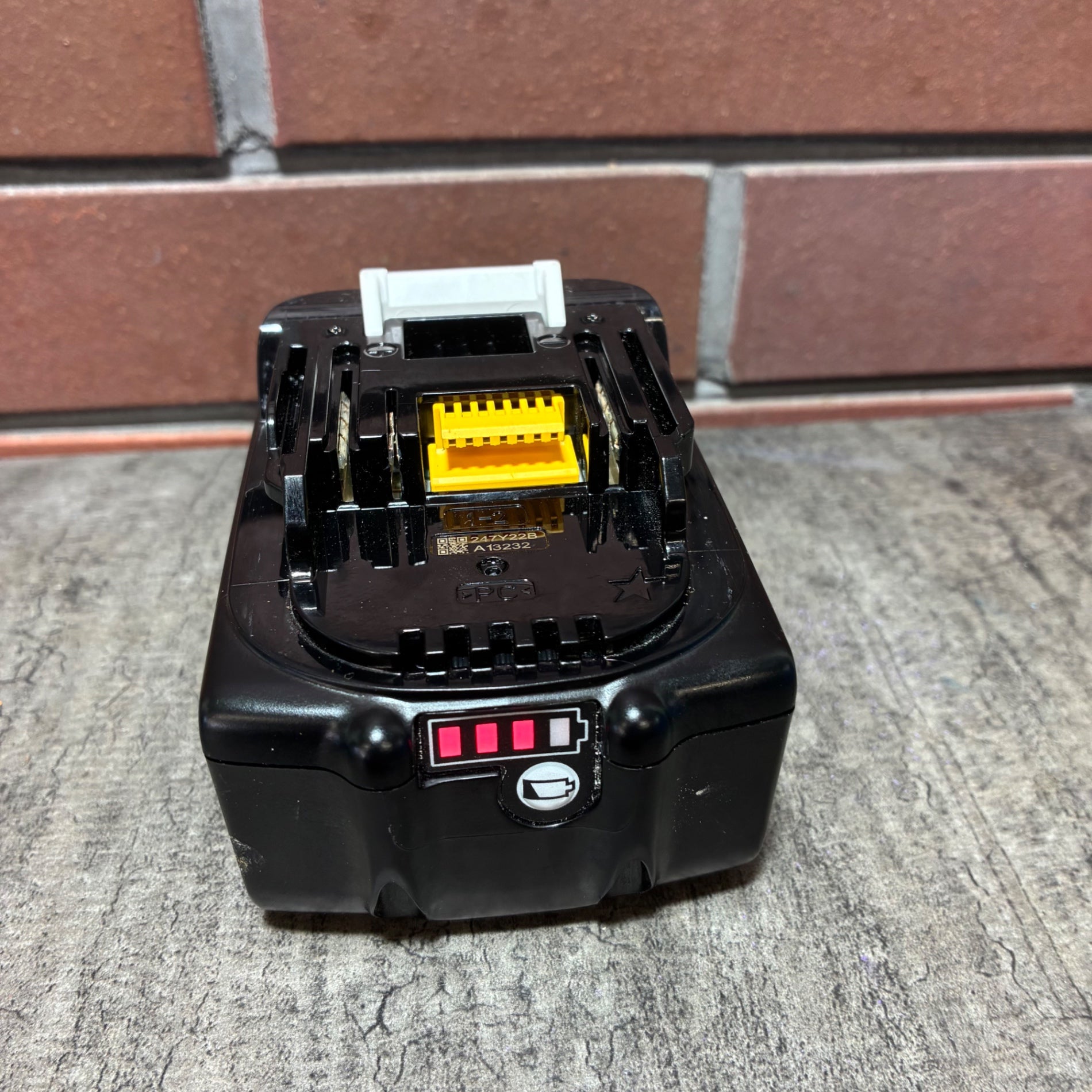 リチウムイオンバッテリー 18V/6.0Ah BL1860B 【市川行徳店】