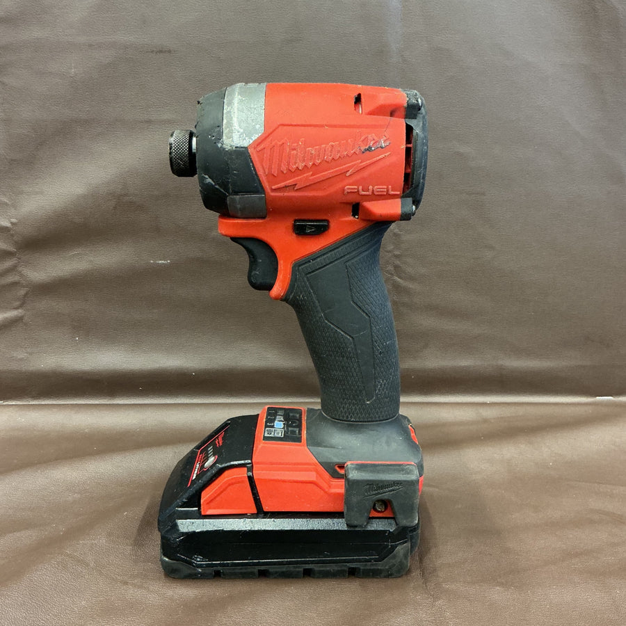 【中古品・3.0Ahバッテリ1個付き！】Milwaukee ミルウォーキー M18 FUEL インパクトドライバー M18 FID3-0X0 JP  【越谷店】