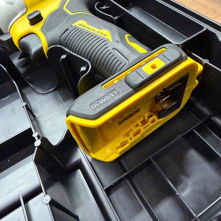 極美品 18V コードレスインパクトドライバー DCF809N ケース ベルトフック付属【リライズ蓮田店】