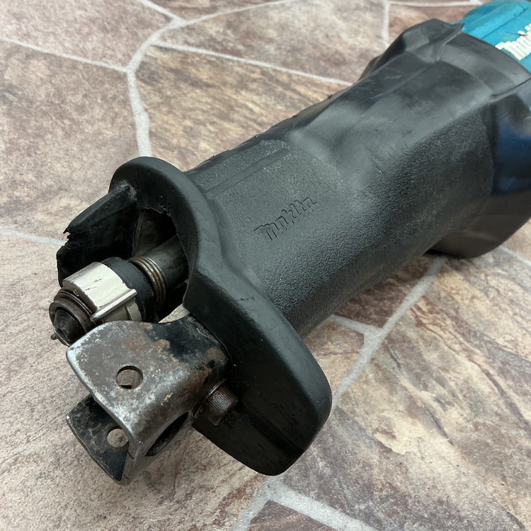 【中古・訳アリ・低価格出品】 マキタ makita レシプロソー JR3051T 本体のみ 動作品 一部部品欠損あり 【越谷店】
