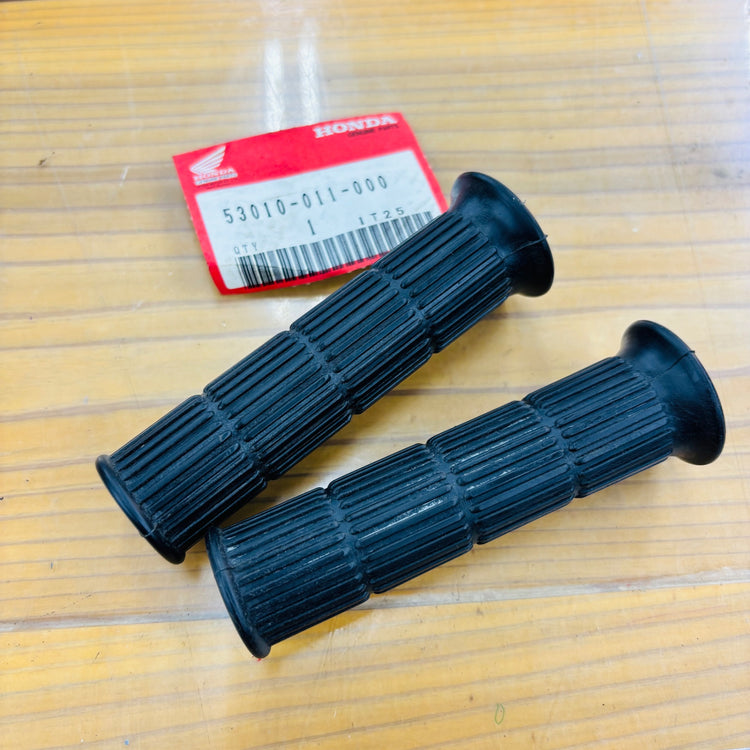 廃番 純正 保管品 未使用  バイク用 ハンドル グリップラバー左右セット 53010-011-000 スポーツカブ 【リライズ蓮田店】