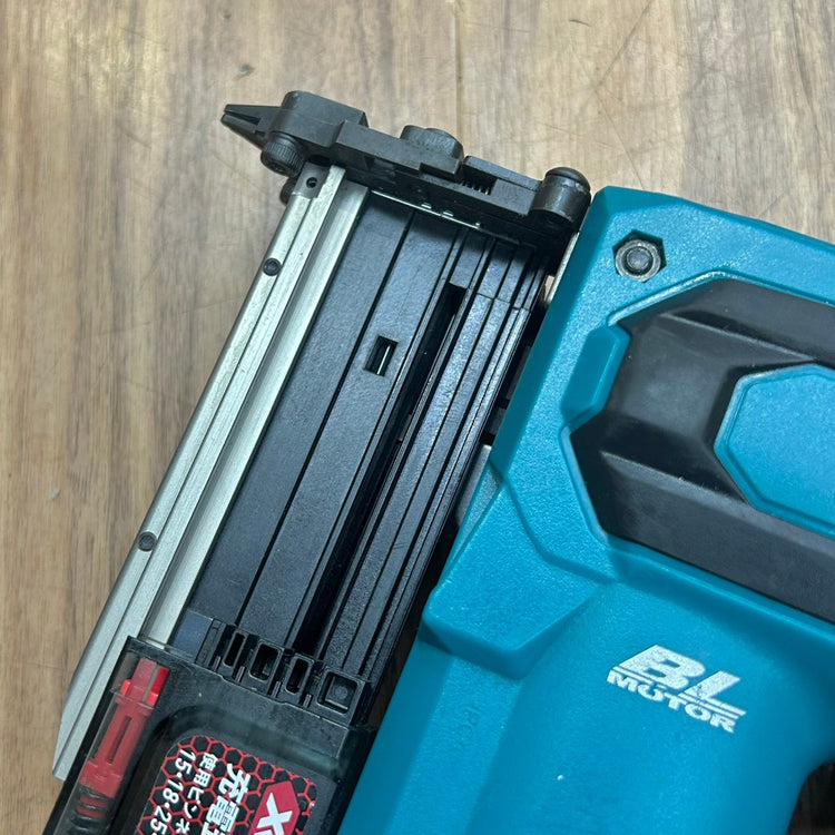 美品 マキタ (makita) 35mm 40V コードレスピンネイラ PT001GZ 本体バッテリーセット BL4025 【船橋馬込店】