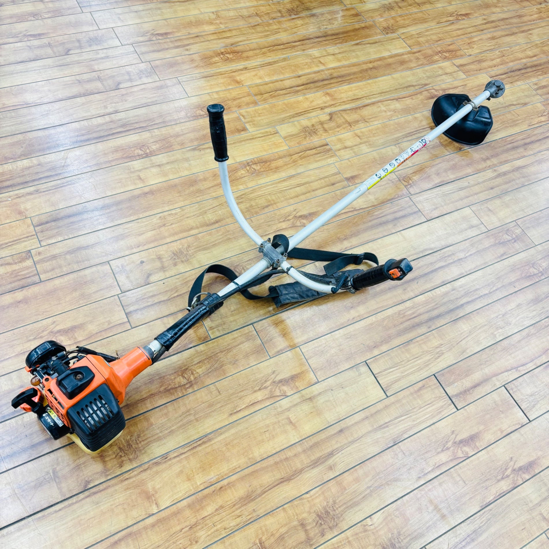 【引取限定】エンジン刈払機 SRE2350G 【リライズ蓮田店】
