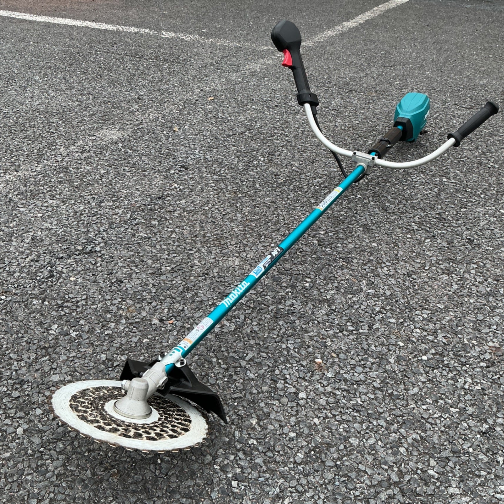 【※発送不可※中古】 マキタ(makita) 40Vmax コードレス草刈機 MUR005GZ チップソー使用可能モデル 【越谷店】