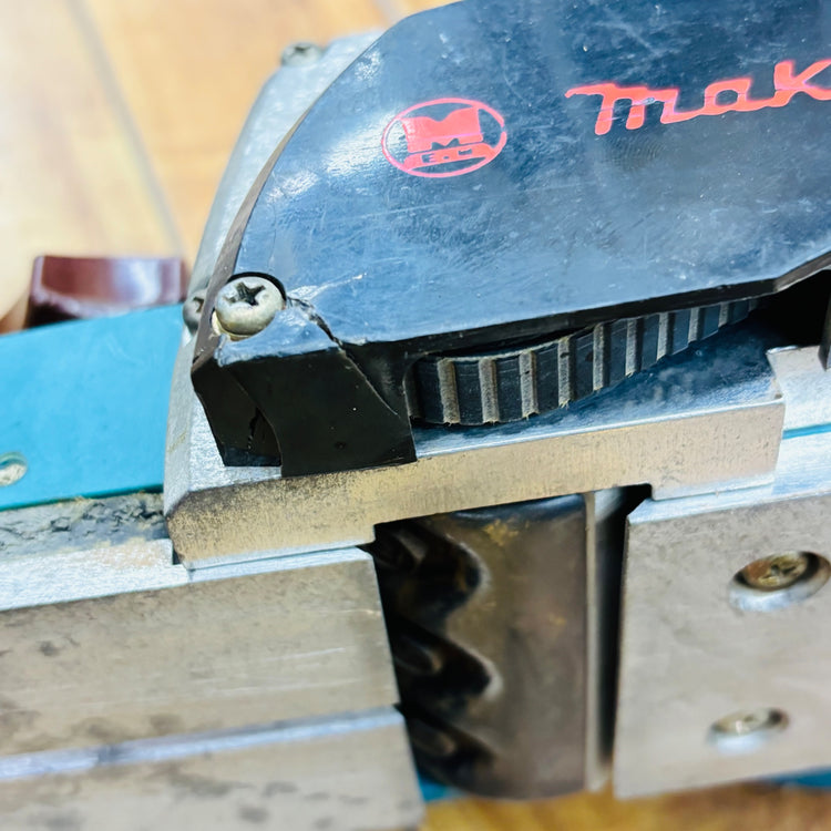 動作確認済み マキタ(makita) 82mm 電動カンナ 1900B 研磨式【中古】 【蓮田店】