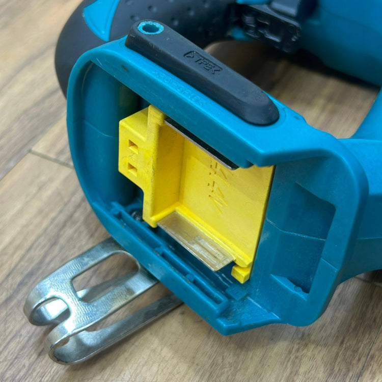 美品 マキタ (makita) 14.4V 充電式ピンタッカー PT350DZ 本体のみ 【船橋馬込店】