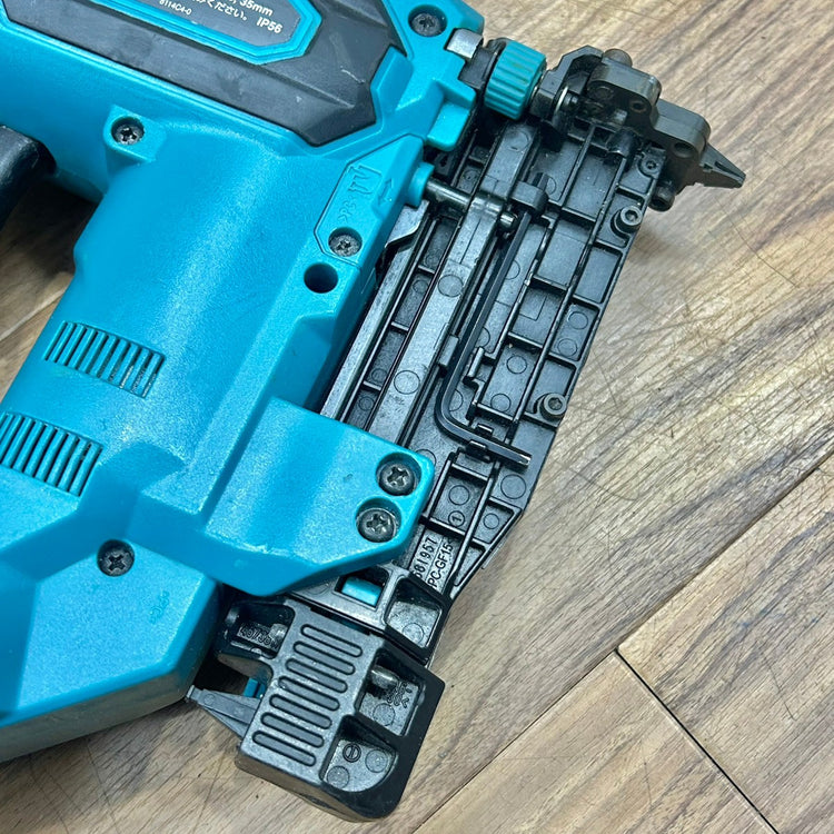 バッテリー付き マキタ (makita) 35mm コードレスピンネイラ PT001GZ 本体 BL4025 【船橋馬込店】