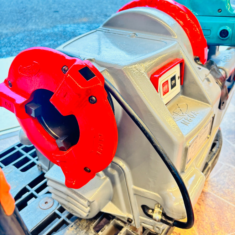 ※本州限定発送　送料無料！ REX (レッキス）　パイプマシンねじ切り機　N80A3（ダイヘッド3つ付き） 【越谷店】