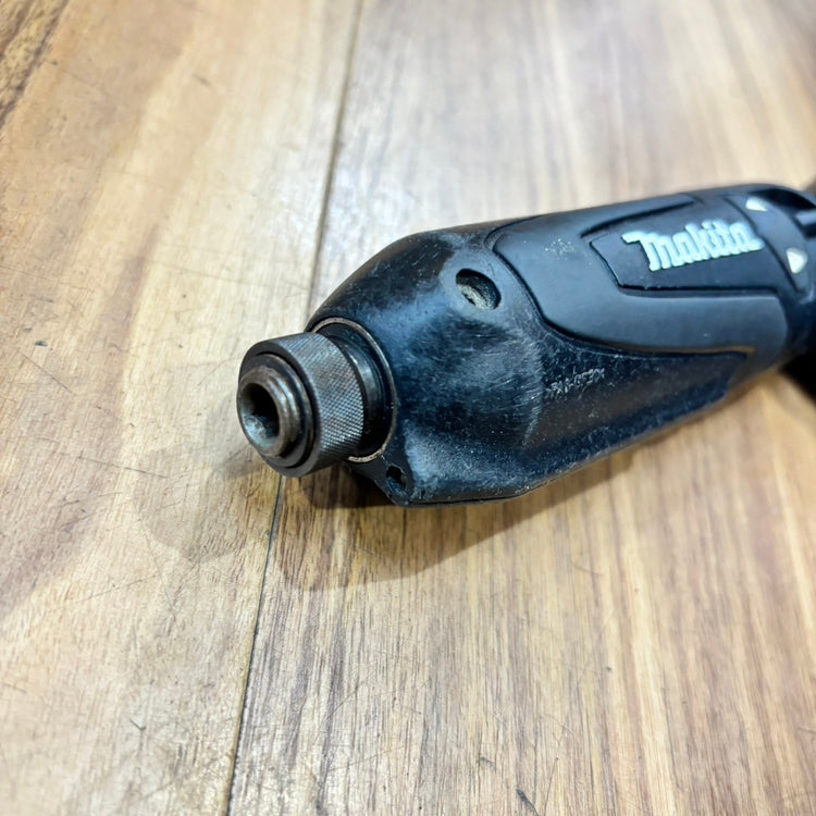 ◆マキタ(makita) 充電式ペンインパクトドライバ TD021DZ 【船橋馬込店】