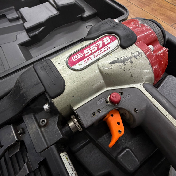 打ち込み動作良好 9mm 常圧フロアタッカ TA-557B/957Tフロア 【リライズ蓮田店】