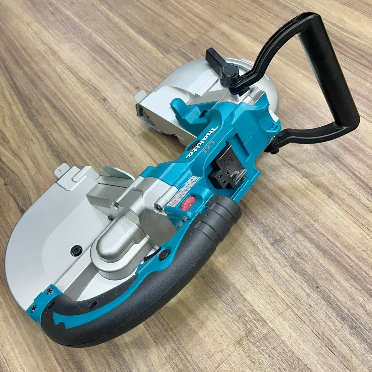 極美品 マキタ (makita) 18V コードレスバンドソー PB180DZ 本体のみ 替刃付き 【船橋馬込店】