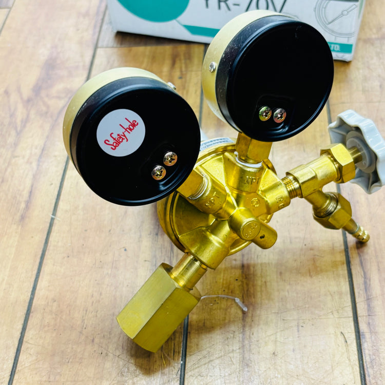 保管品 未使用  窒素ガス用圧力調整器 YR-70V-22-11HG03 【リライズ蓮田店】
