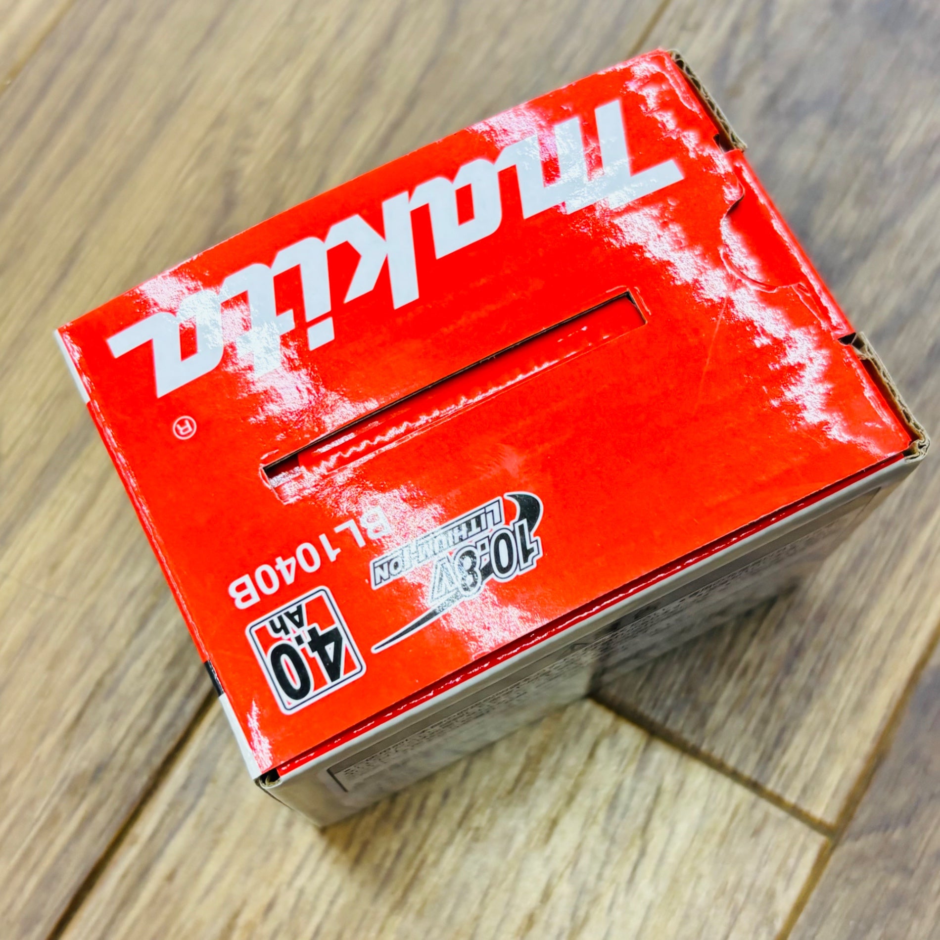 【コンパクト便】未使用 純正品 リチウムイオンバッテリー 10.8V/4.0Ah BL1040B 【リライズ蓮田店】