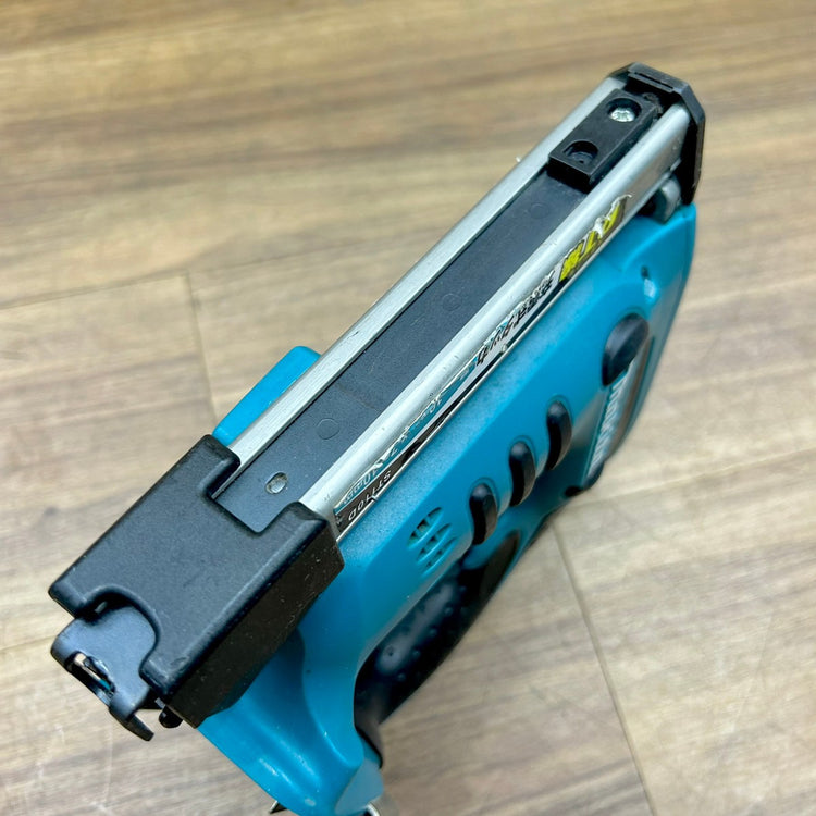 マキタ makita 14.4V 充電式タッカ ST110DZ 本体のみ 【船橋馬込店】
