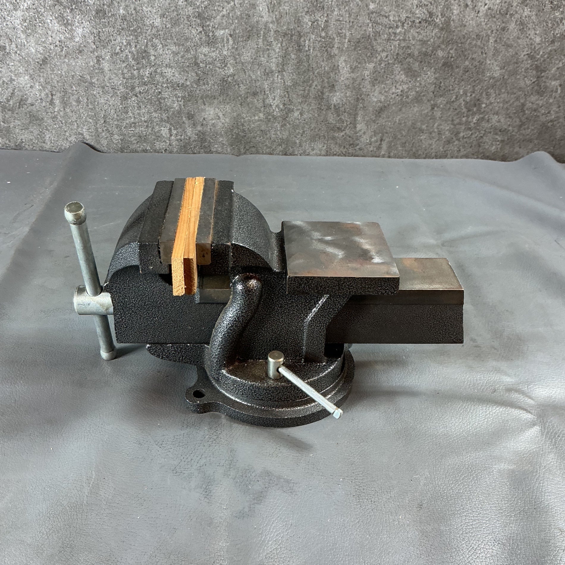 【中古】回転式アンビル付きリードバイス　型番不明  【越谷店】