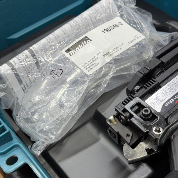 動作良好 幅4mm 18V コードレスタッカ ST421DZK ケース ゴーグル付属【リライズ蓮田店】
