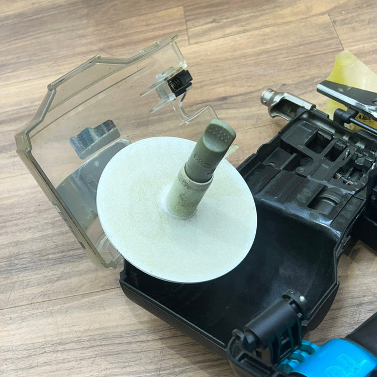 良品 マキタ (makita) 90mm 高圧 エアー釘打ち機 AN936HM 【船橋馬込店】