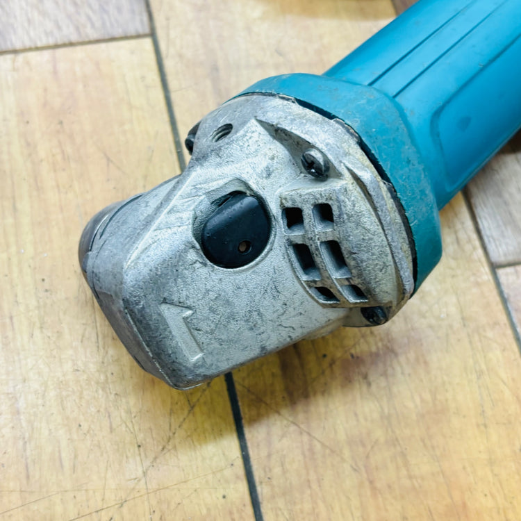 動作確認済み マキタ(makita) 100mm ディスクグラインダー 9533BLA 【リライズ蓮田店】