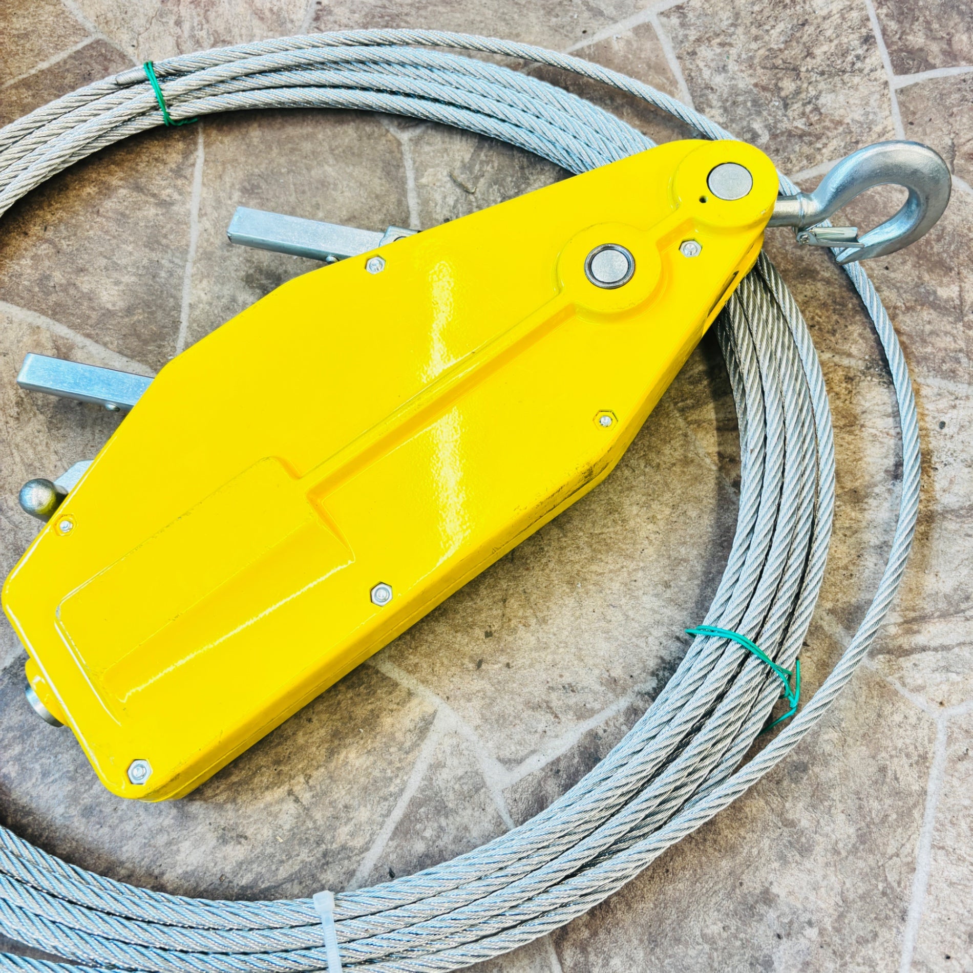 三方良し ハンドウインチ 800kg ワイヤ約20m 【越谷店】