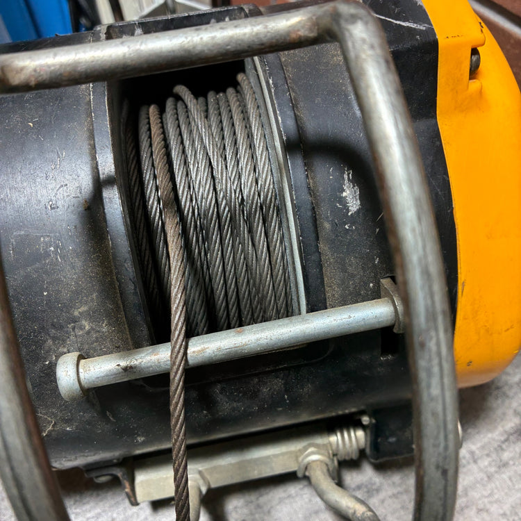 電動ウインチ WI-61C 【市川行徳店】