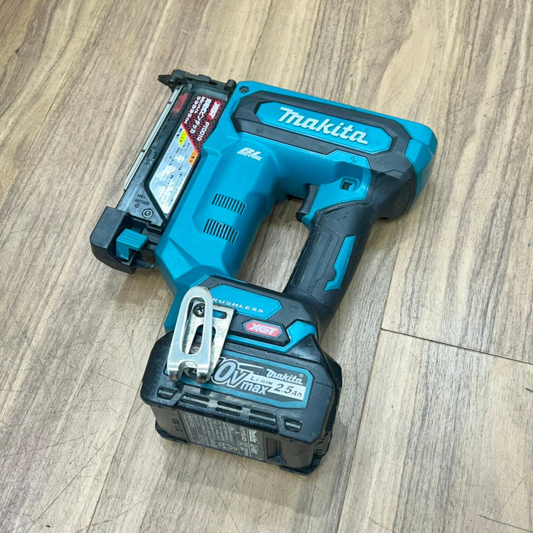 バッテリー付き マキタ (makita) 35mm コードレスピンネイラ PT001GZ 本体 BL4025 【船橋馬込店】
