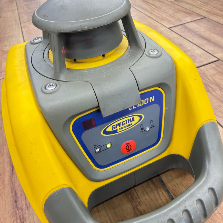 動作確認済み レーザーレベル LL100N 受光器 ケース付属【リライズ蓮田店】