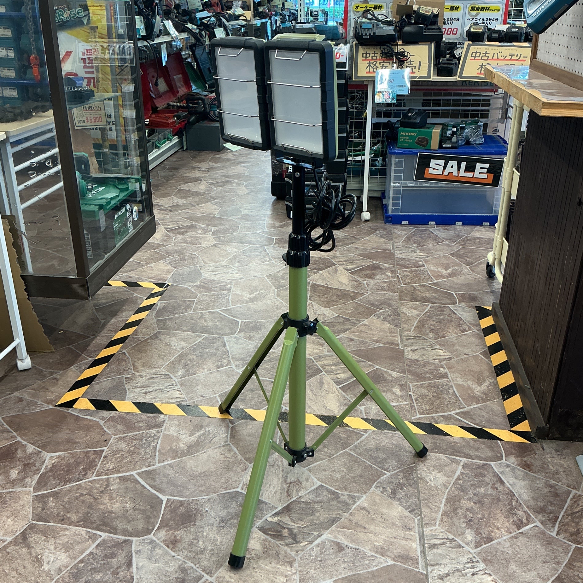 【中古】 アイリスオーヤマ IRIS OHYAMA LEDスタンドライト LLT-5000ST AC式5000lm 【越谷店】