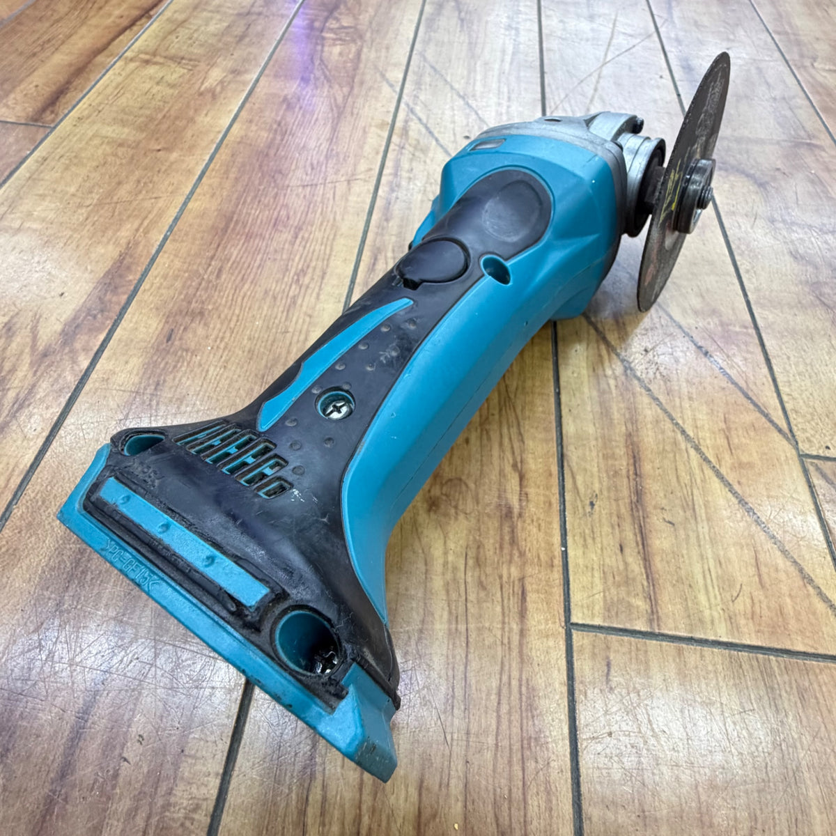 動作確認済み 14.4V 100mm 充電式ディスクグラインダー GA400DZ 【リライズ蓮田店】