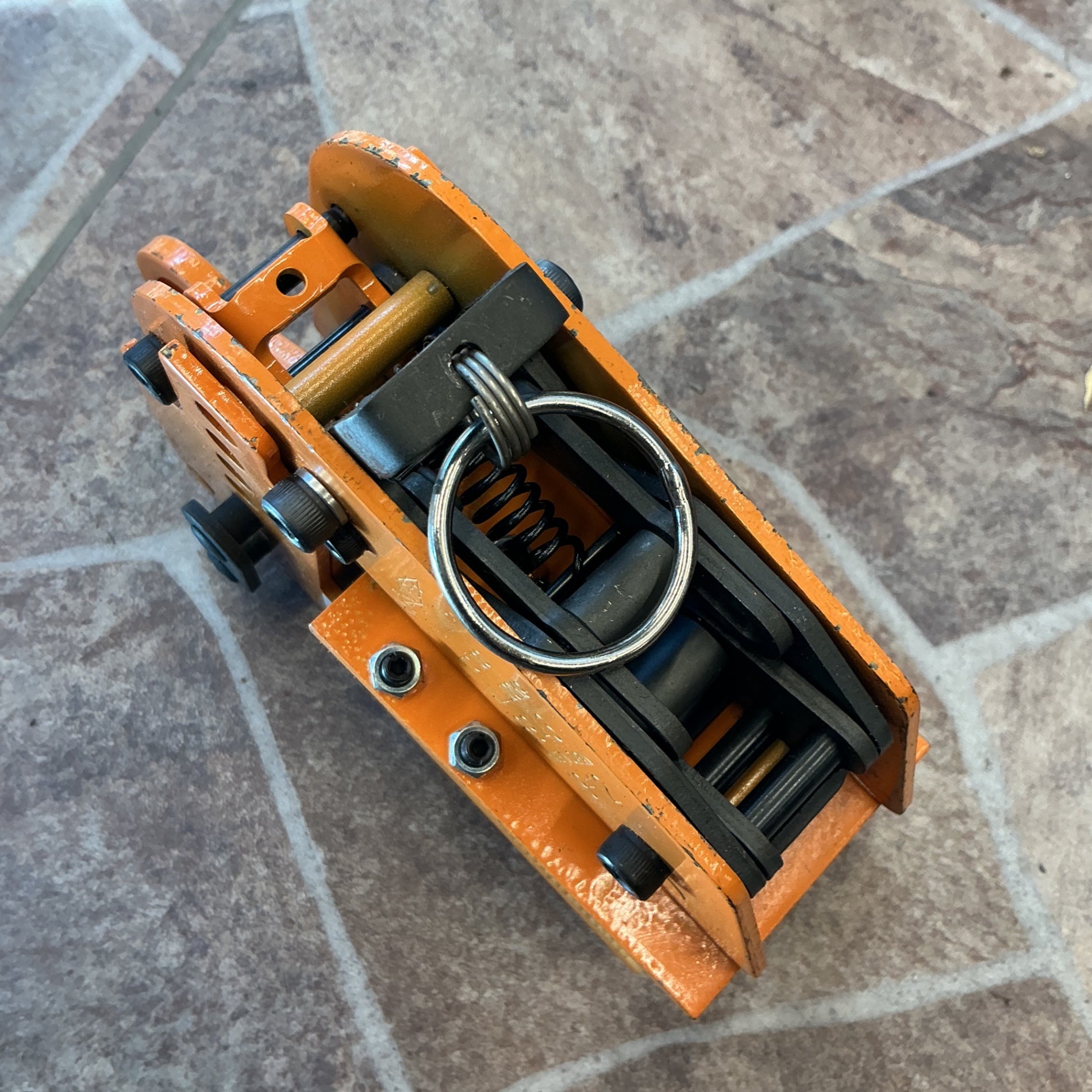 【中古・ダメージ低め】 スーパーツール (SUPER) 型枠・パネル吊クランプ PTC100 1台のみ 【越谷店】