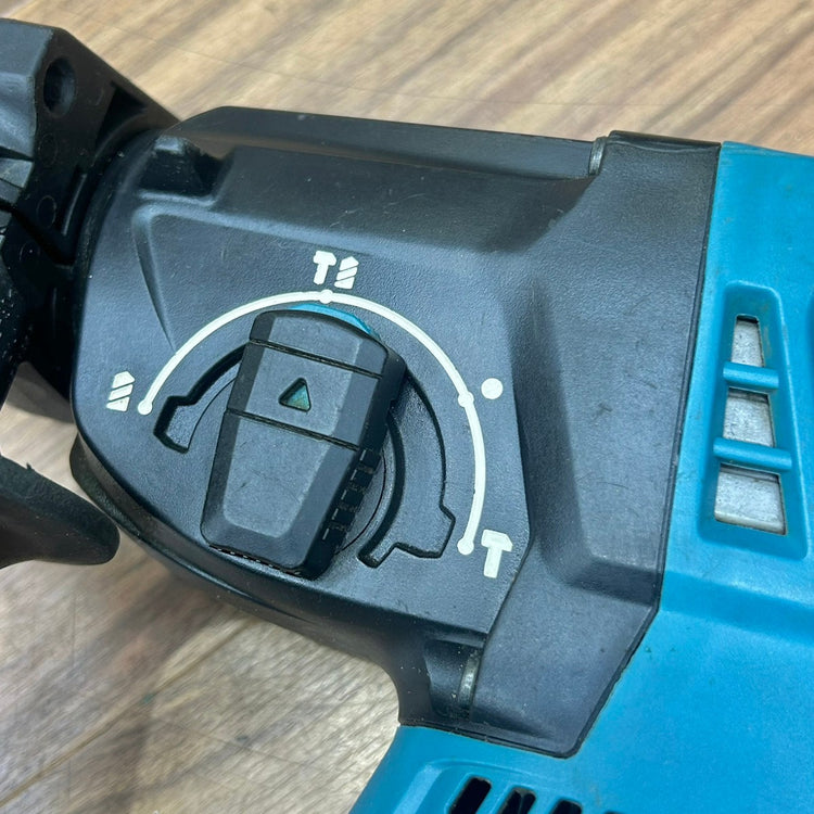 良品 マキタ (makita) 18V コードレスハンマードリル HR242DZ 本体のみ 【船橋馬込店】