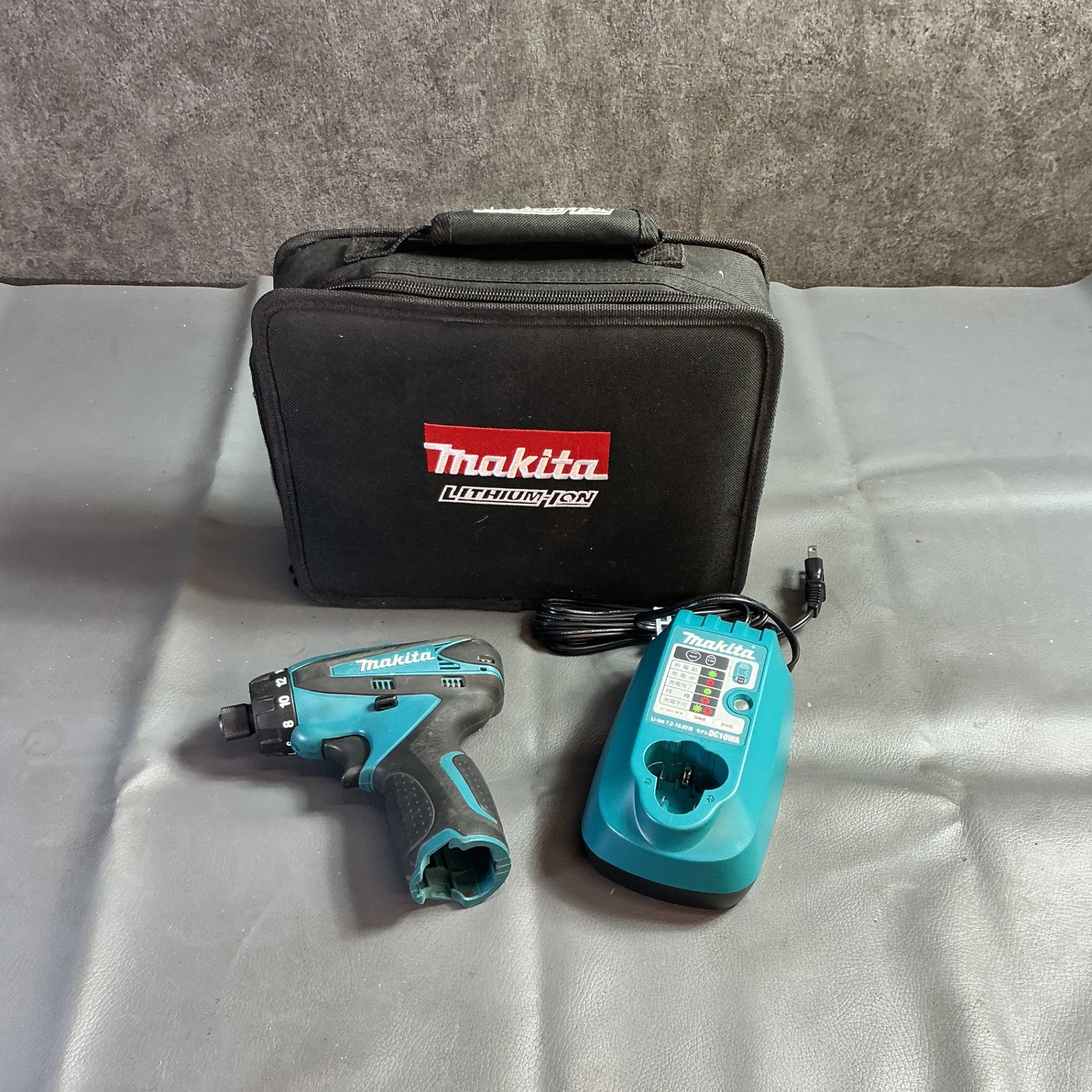 【中古】マキタ　10.8Vドライバドリル　DF030　※バッテリー無し  【越谷店】