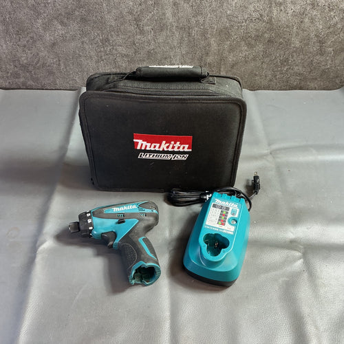 【中古】マキタ　10.8Vドライバドリル　DF030　※バッテリー無し  【越谷店】