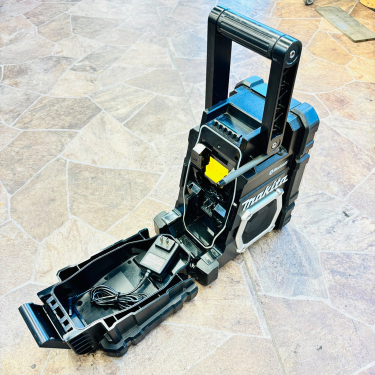 ◆マキタ(makita) コードレスラジオ MR108B 【越谷店】