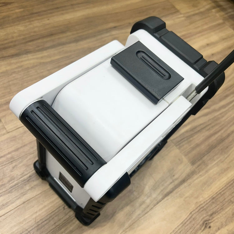 美品 アダプター付き マキタ (makita) 7.2V～18V コードレスラジオ MR102 【船橋馬込店】
