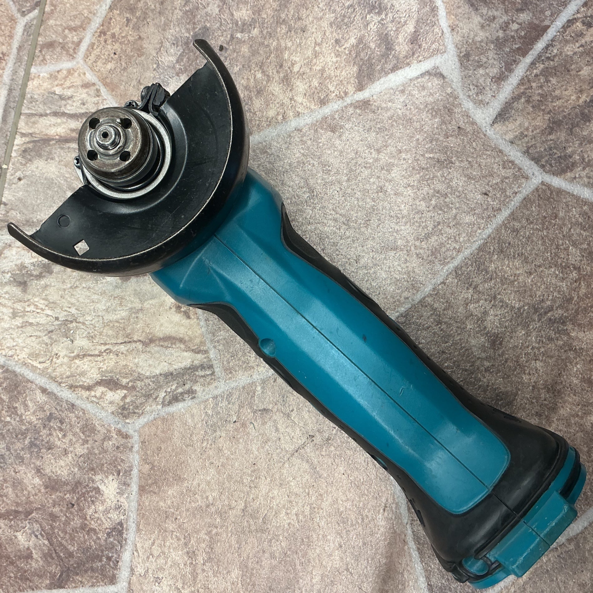 【中古】 マキタ makita 14.4V 充電式ディスクグラインダー GA400DZ ※3Ahバッテリ専用機 本体のみ 【越谷店】