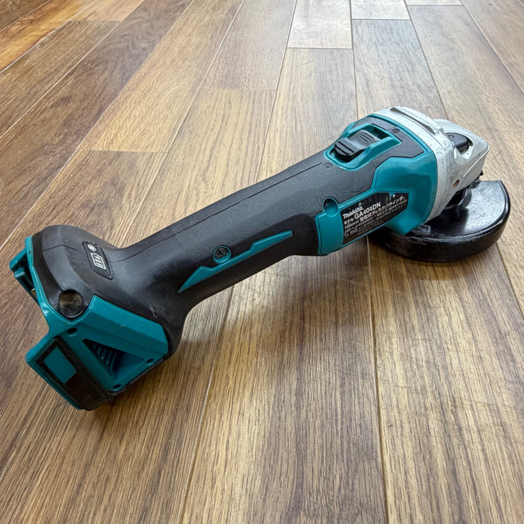 動作良好 18V 100mm 充電式ディスクグラインダ GA404DZN 【リライズ蓮田店】
