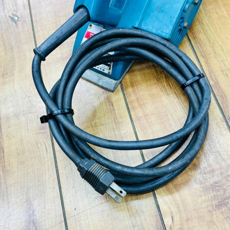 動作確認済み マキタ(makita) 82mm 電動カンナ 1900B 研磨式【中古】 【蓮田店】