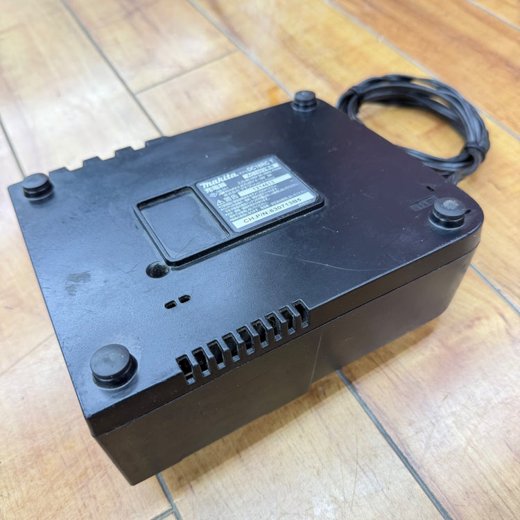 動作確認済み 7.2V-18V 急速充電器 DC18RC 【リライズ蓮田店】