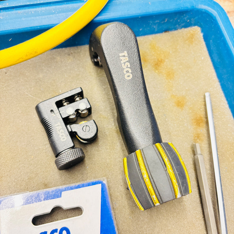 イチネンTASCO TA141DM デジタルミニ連成計など空調用工具セット 【越谷店】