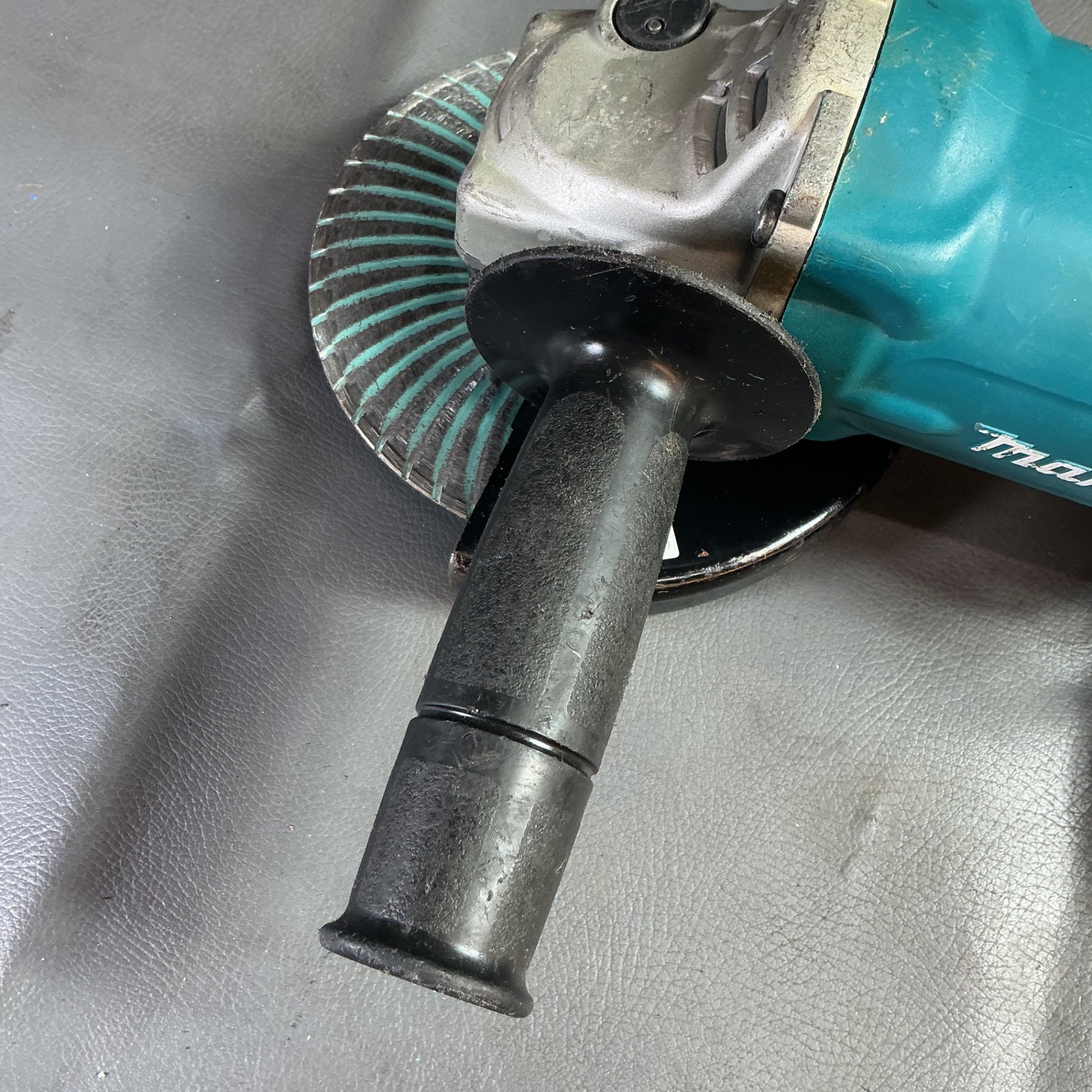 【中古】マキタ(makita) コード式ディスクグラインダ GA6010 150㎜  【越谷店】
