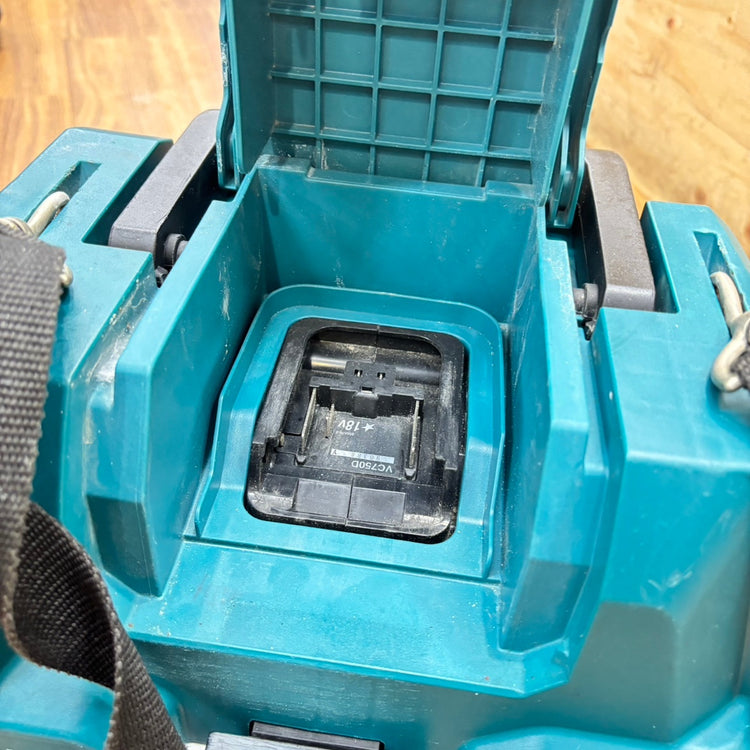 ◆マキタ(makita) コードレス集じん機 乾湿両用 VC750DZ 【船橋馬込店】