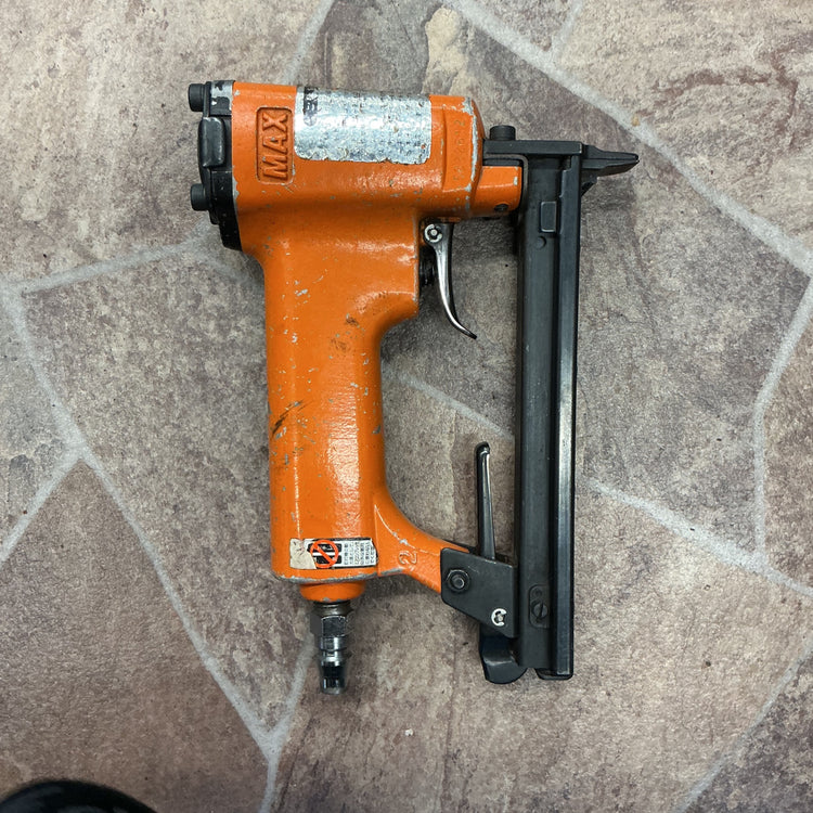 【中古】 マックス MAX 常圧 10mm エアタッカ TA-20A /1010F F線ステープル 【越谷店】