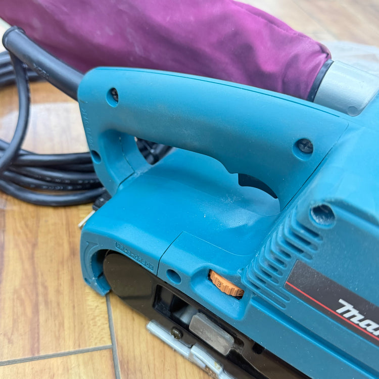 動作良好 ベルトサンダー 9903 マキタ純正ダストバッグ サンディングベルト10枚付属【リライズ蓮田店】