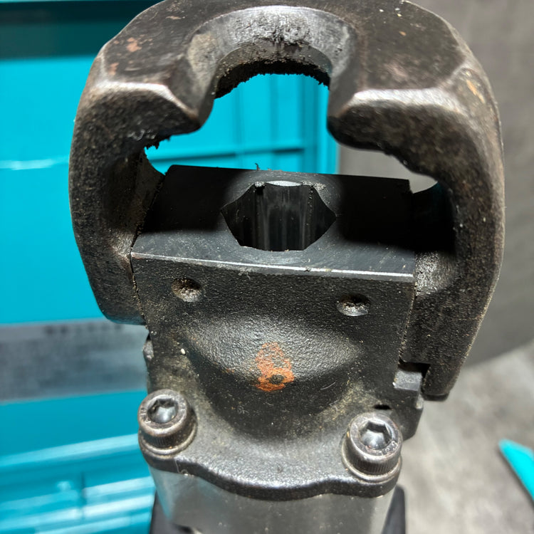 マキタ(makita) 電動ハンマ HM0830 【市川行徳店】