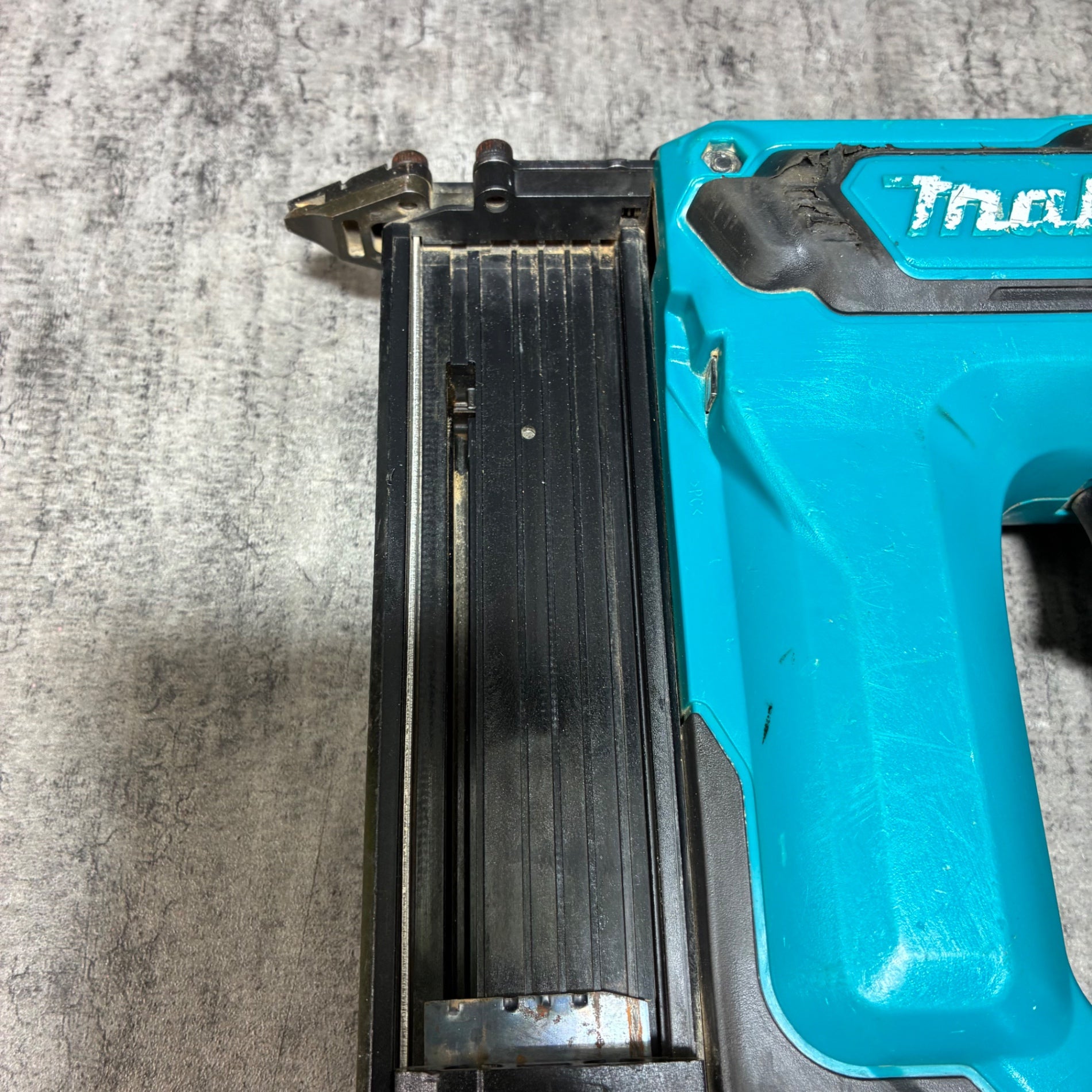 マキタ(makita) コードレスフィニッシュネイラ FN350DZK 【市川行徳店】